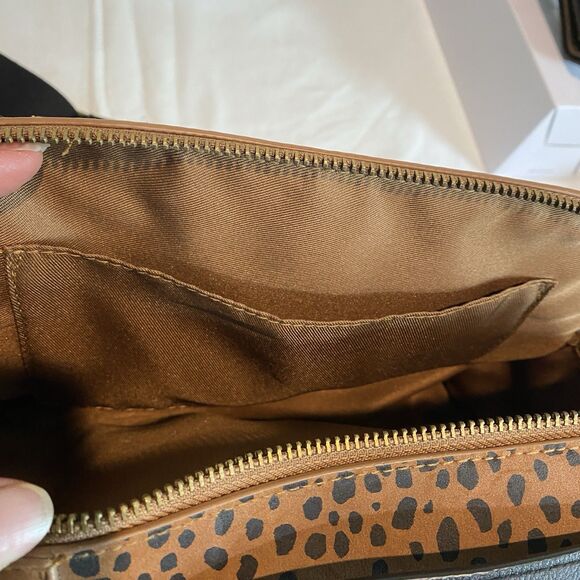 Universal Thread Leopard Print Crossbody Bag Womens Faux Leather  Compartments - Picture 8 of 15